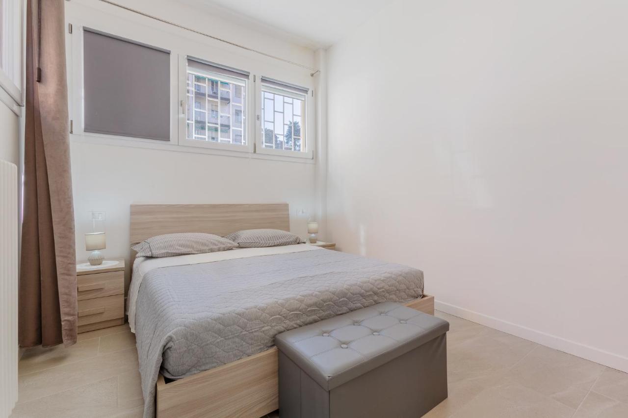 San Donato Fiere Essential Apartment W/Parking Bologne Extérieur photo