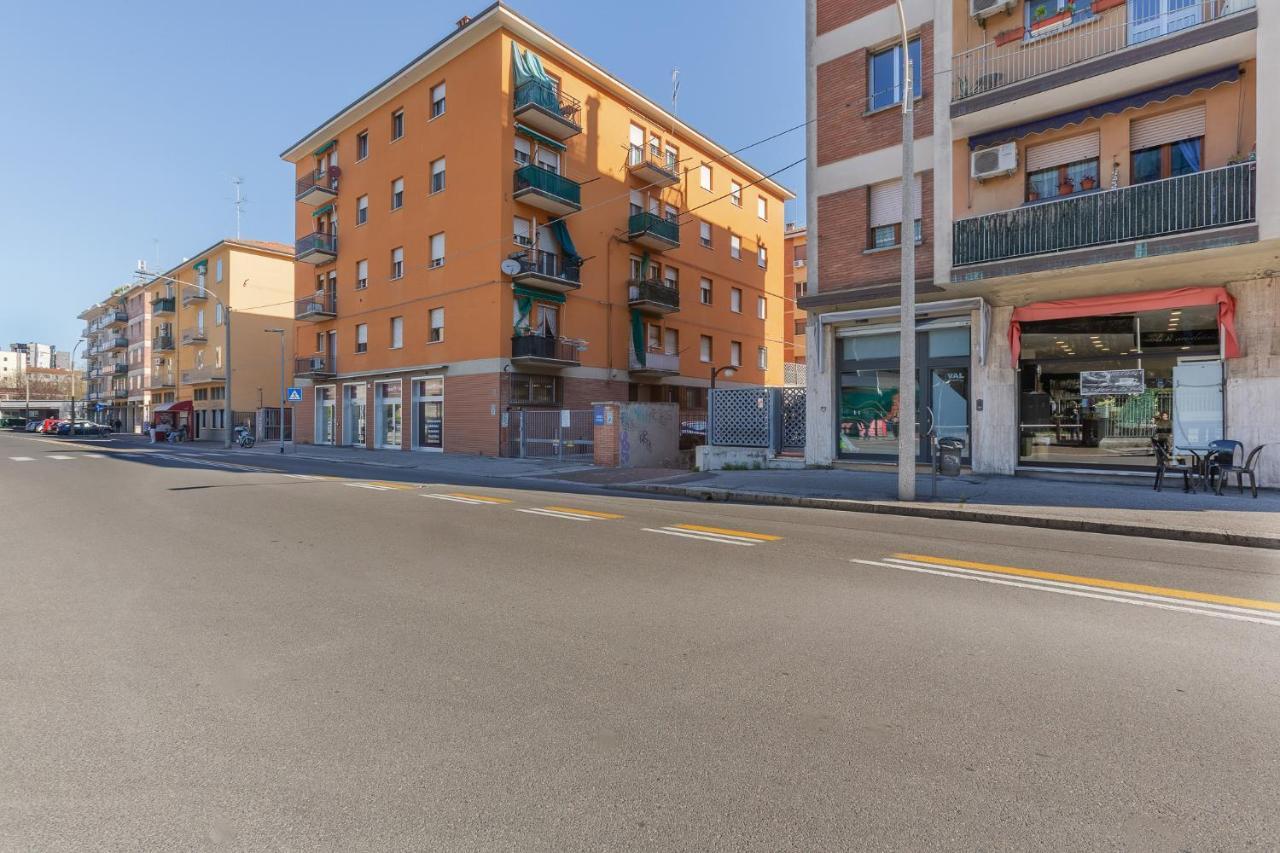 San Donato Fiere Essential Apartment W/Parking Bologne Extérieur photo