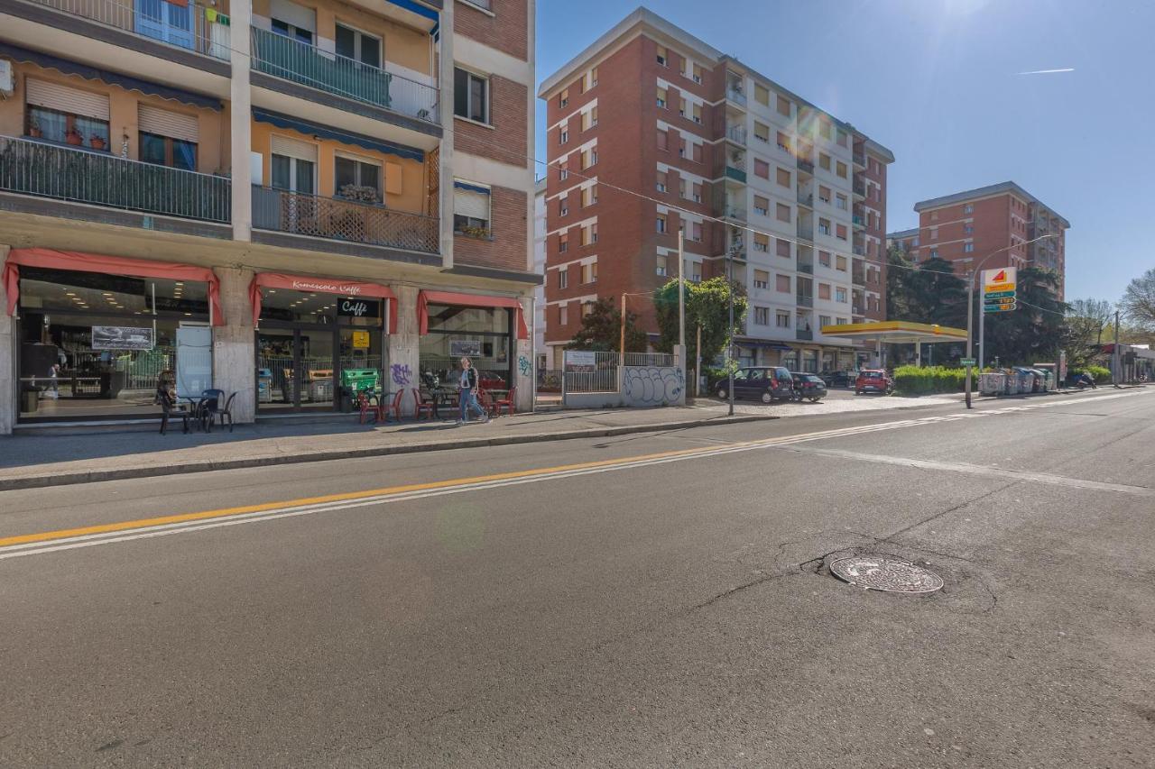 San Donato Fiere Essential Apartment W/Parking Bologne Extérieur photo