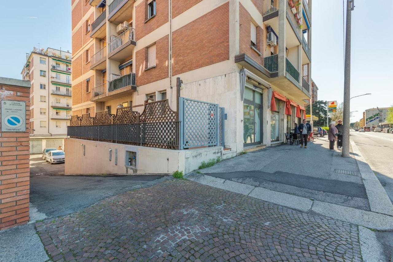 San Donato Fiere Essential Apartment W/Parking Bologne Extérieur photo